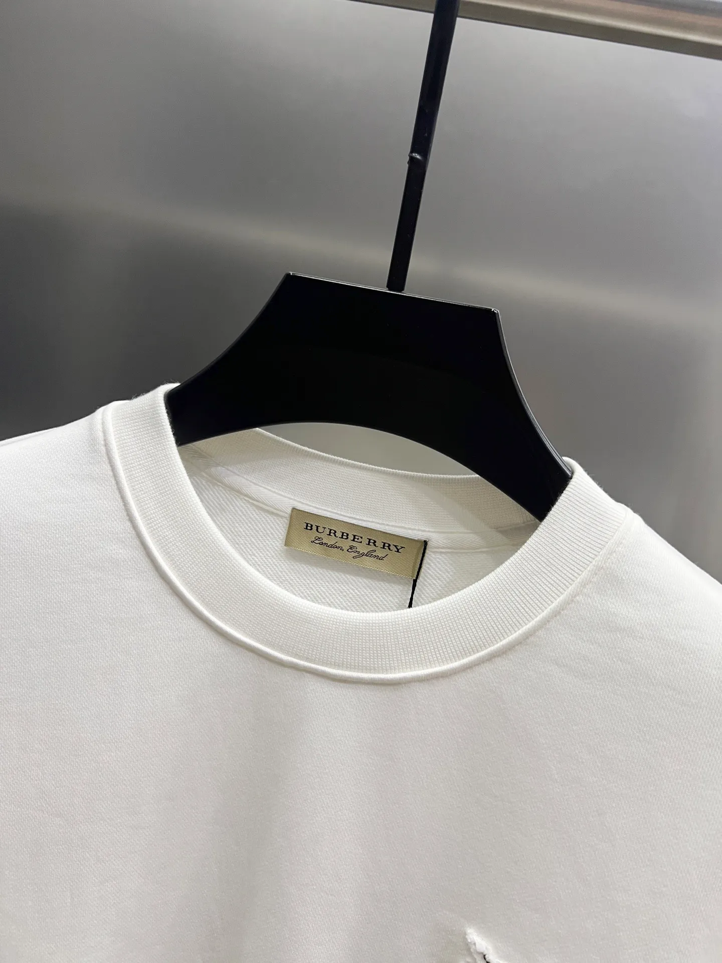 Burberry New Arrival 430 logo Classic Premium ！ Same Style S M L XL XXL Black White
